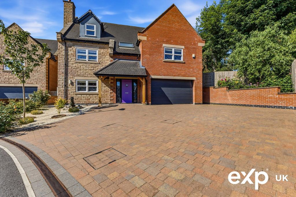 Property photo 1 of 51