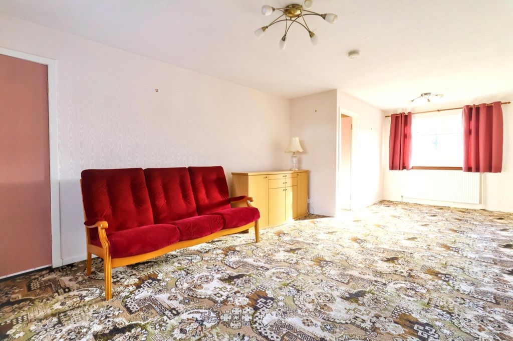 Property photo 2 of 21 Picture No. 18