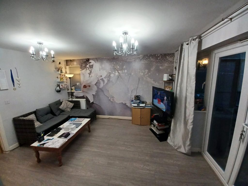 Property photo 3 of 14 Picture No. 16