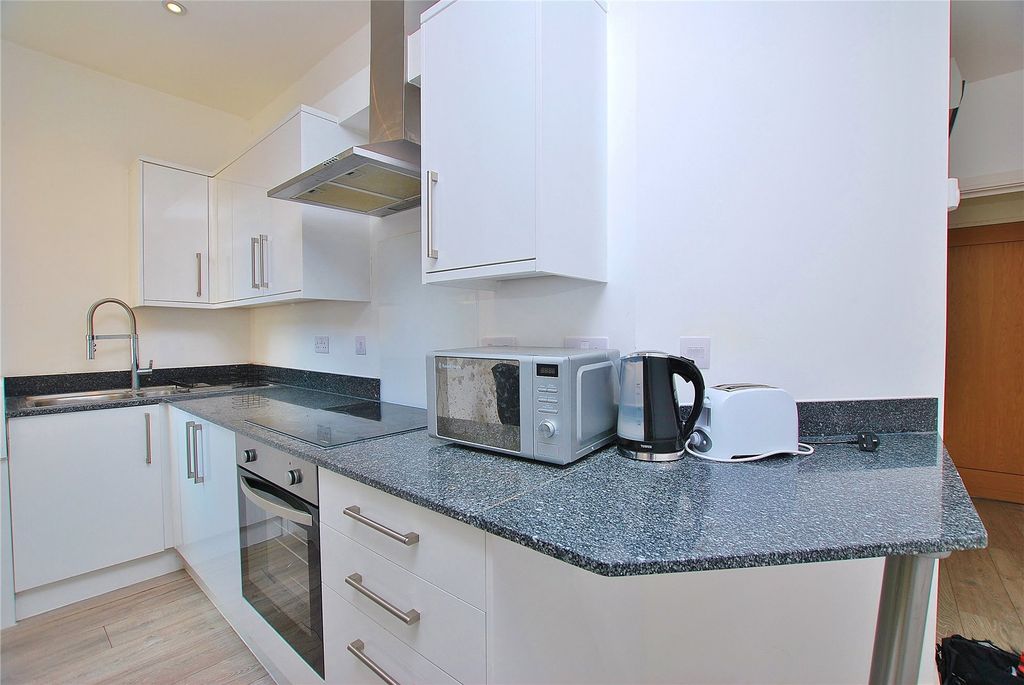 Property photo 2 of 10 Picture No. 21