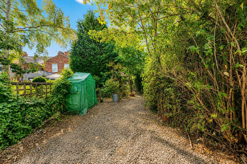 Property photo 3 of 25
