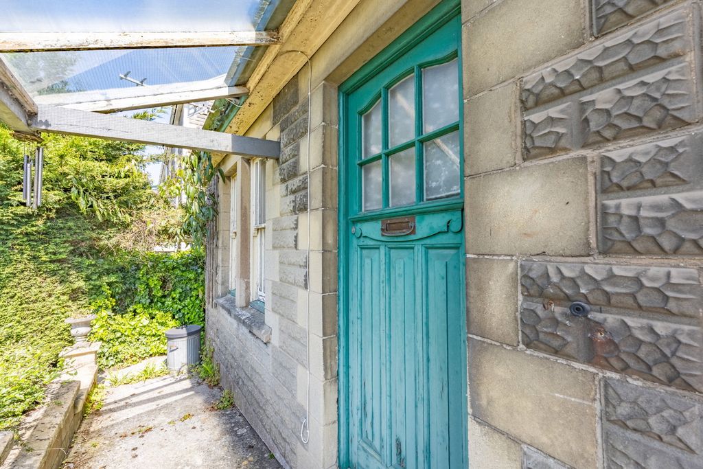 Property photo 2 of 47