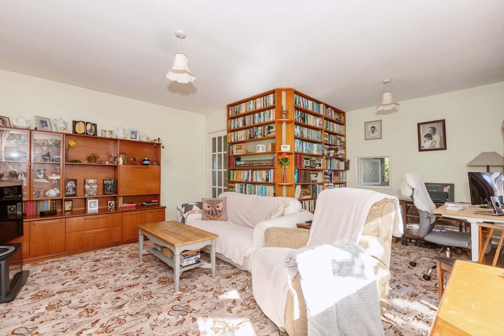 Property photo 3 of 21 Ivydore Avenue_1