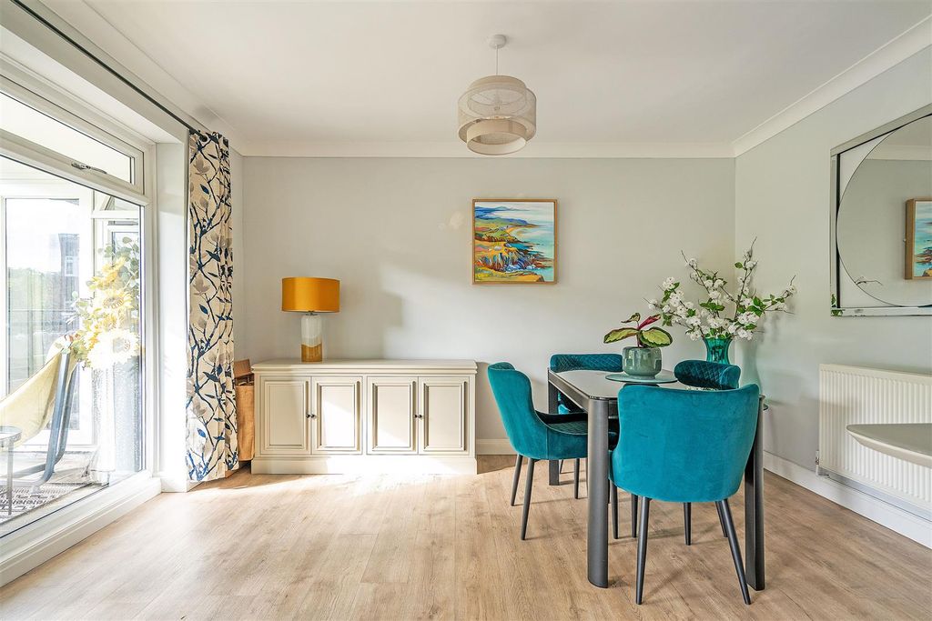 Property photo 3 of 11 25 Riverside_5.Jpg
