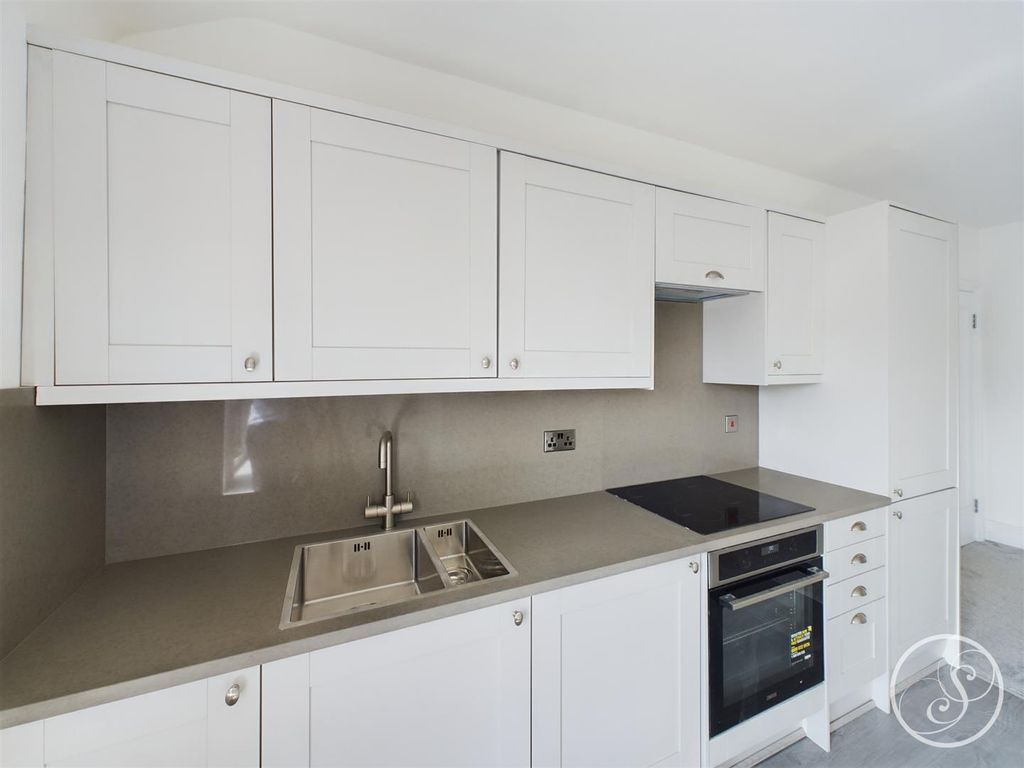 Property photo 1 of 9 Cam02071G0-Pr0317-Still008.Jpg