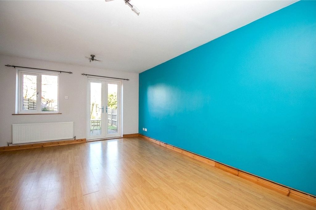 Property photo 2 of 14 Picture No. 63