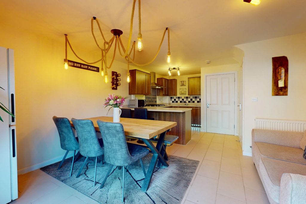 Property photo 2 of 24 5125124