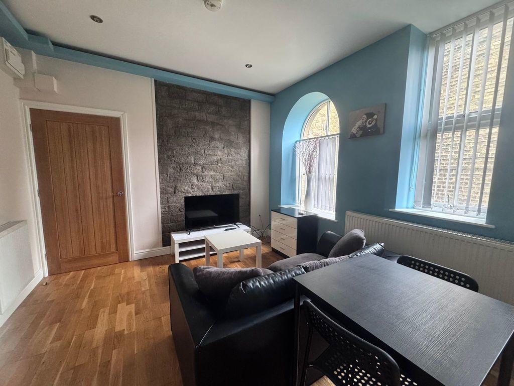 Property photo 2 of 7 Photo 1