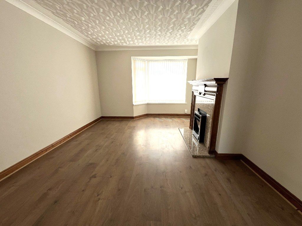 Property photo 2 of 13 Lounge