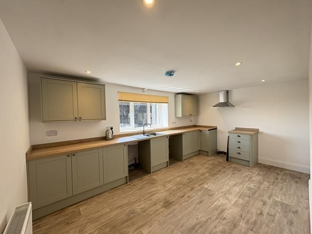 Property photo 2 of 20 Kitchen