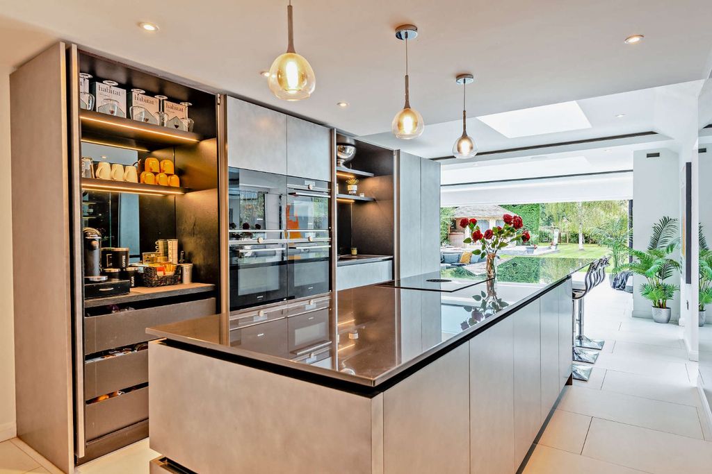 Property photo 3 of 25 Picture No. 04