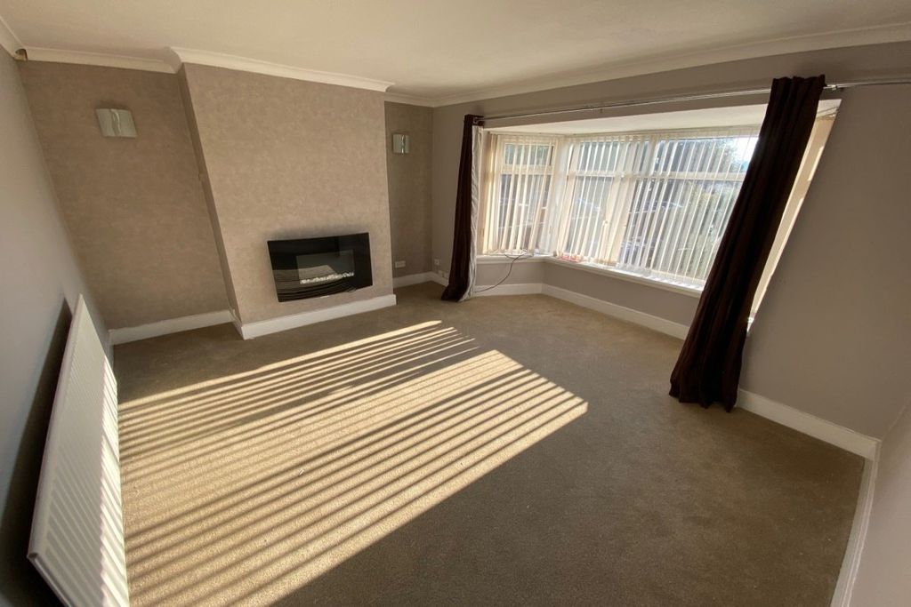 Property photo 2 of 10 Lounge
