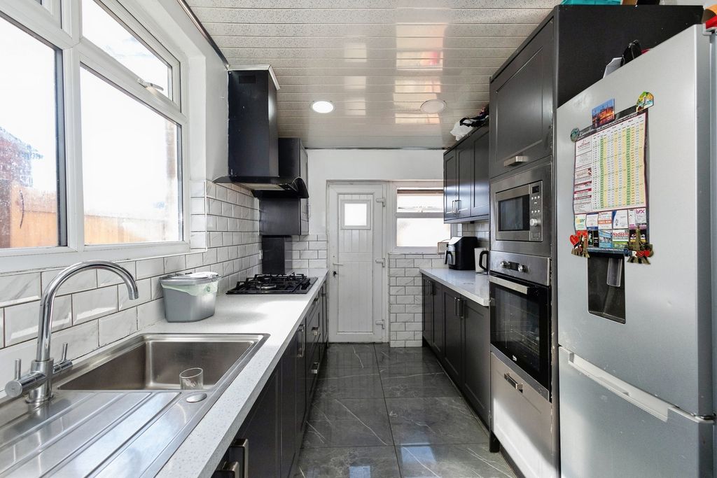 Property photo 2 of 23 Pbox-Img.Jpg