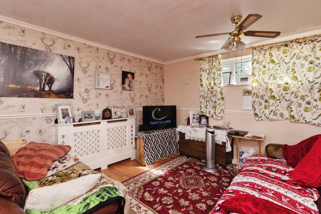 Property photo 3 of 17 Photo