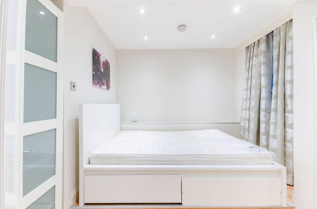 Property photo 2 of 6