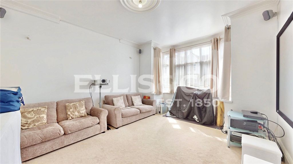 Property photo 3 of 11 Picture No. 02