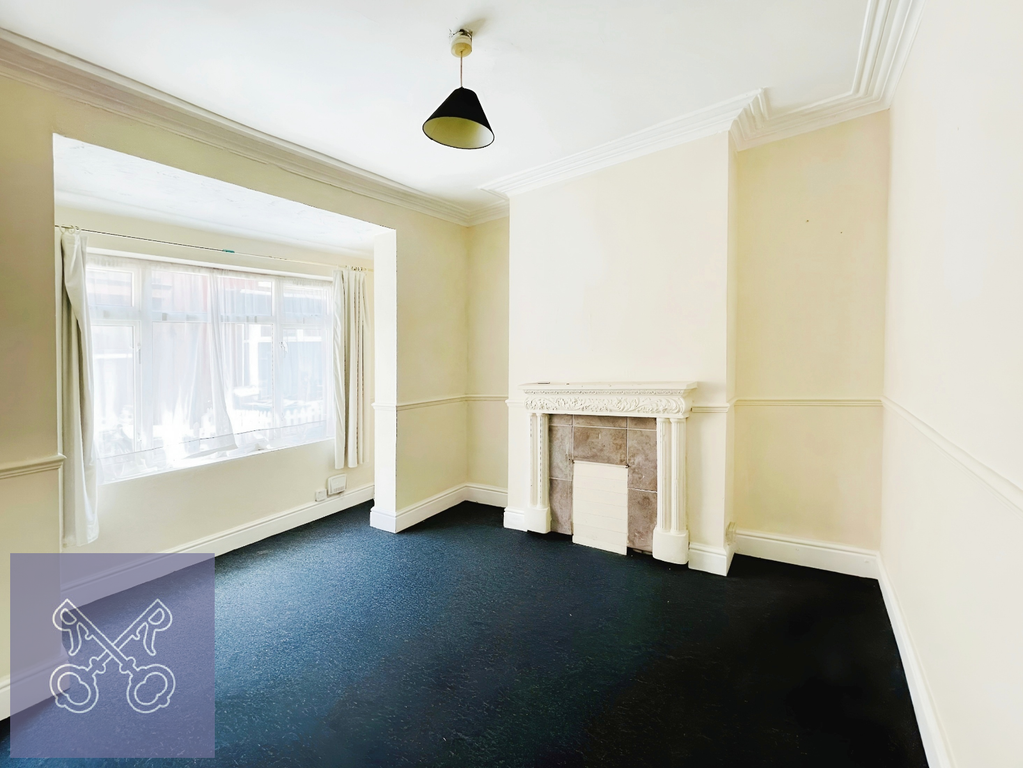 Property photo 2 of 16 Siiting Room
