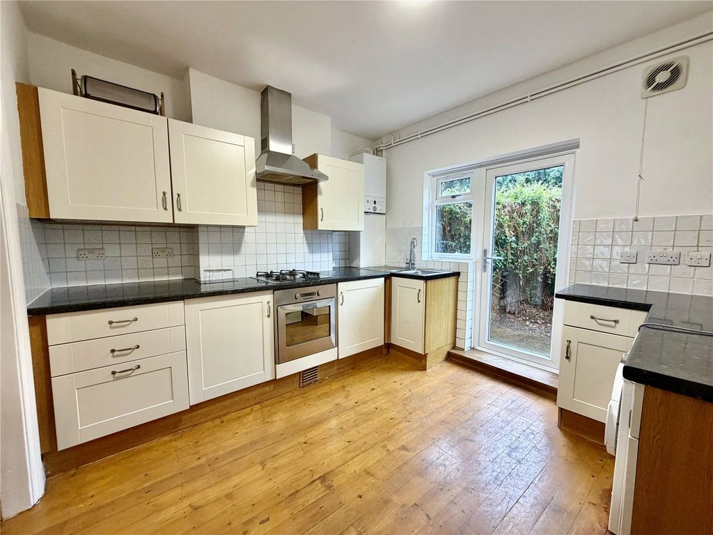 Property photo 3 of 8 Picture No. 11