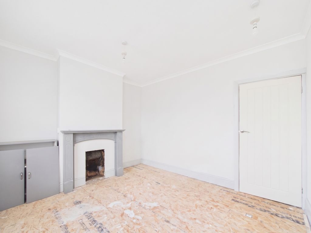 Property photo 3 of 17 Presented By Nicoleta At Ewemove Bexleyheath And D