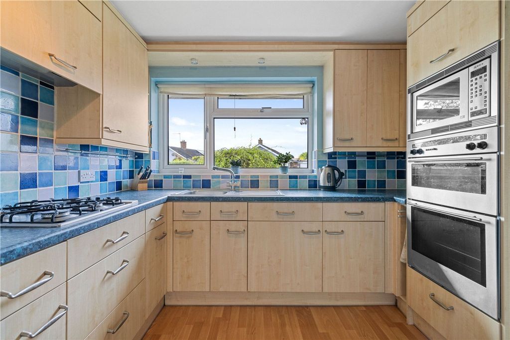Property photo 2 of 16 Kitchen