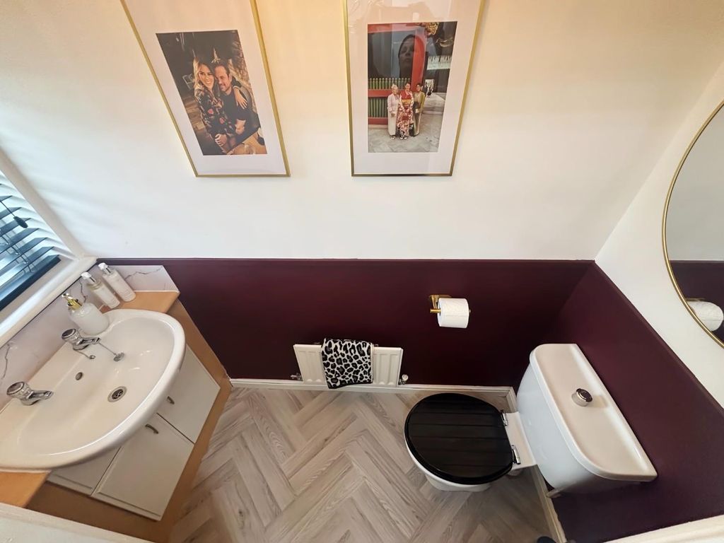 Property photo 2 of 19 WC