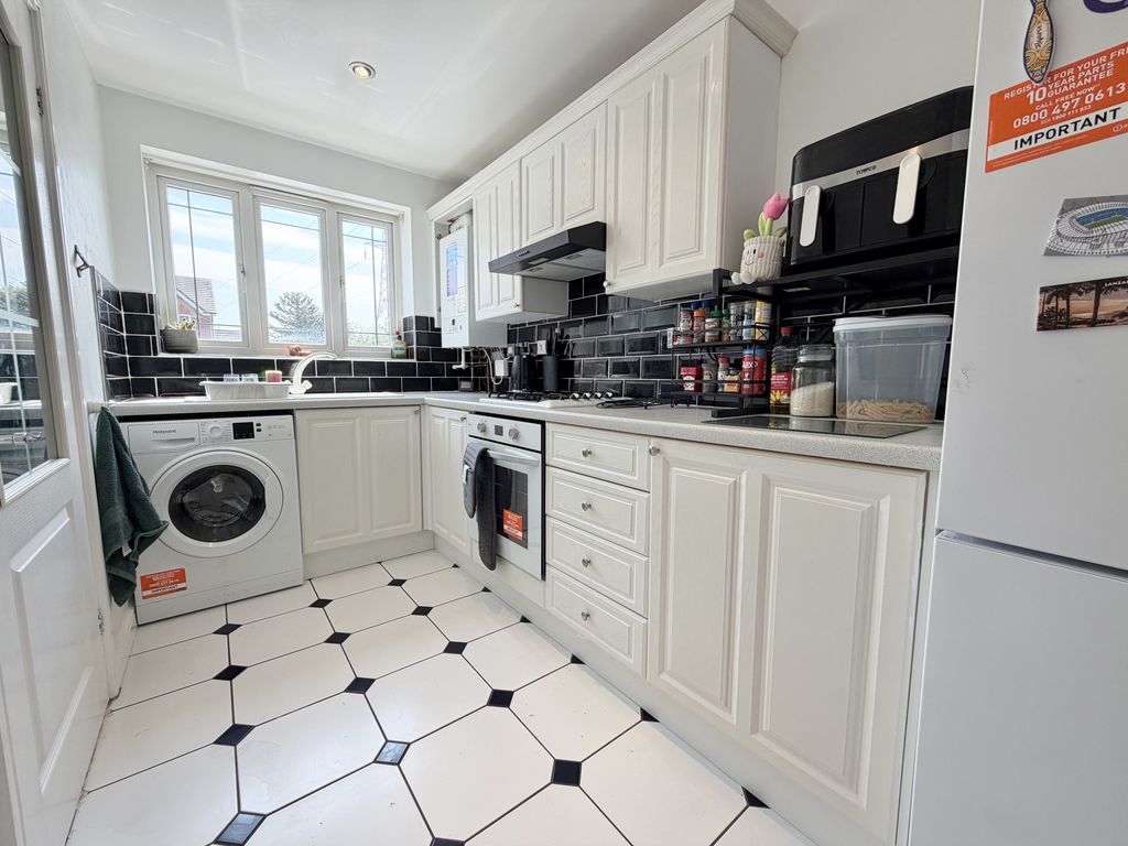 Property photo 3 of 16