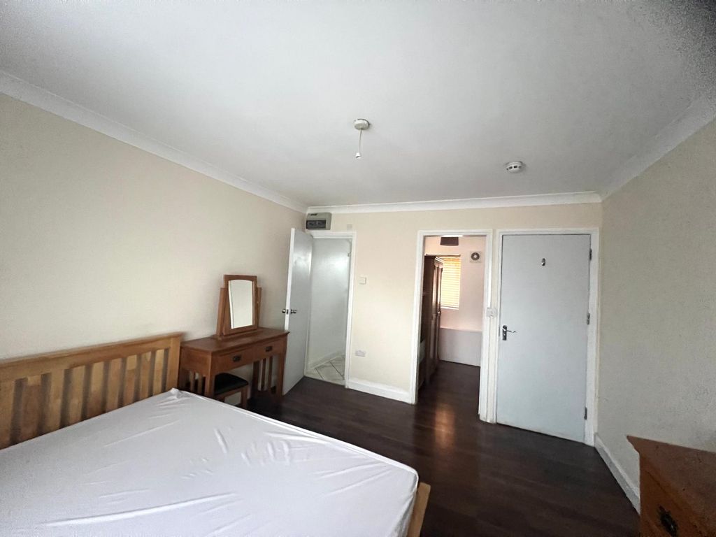 Property photo 3 of 30