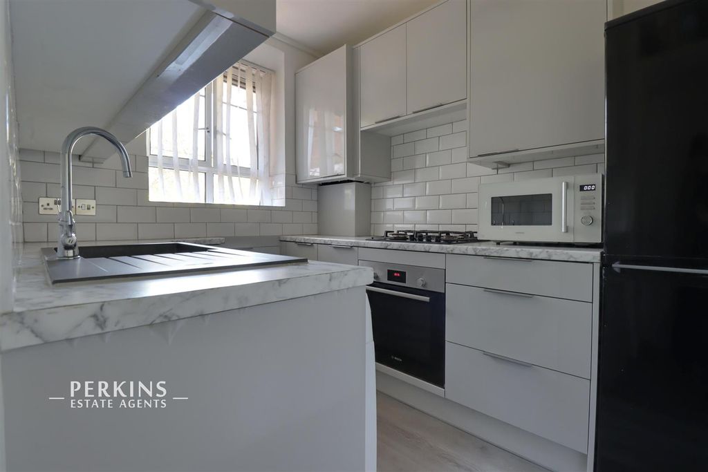 Property photo 2 of 5 Kitchen.Jpg