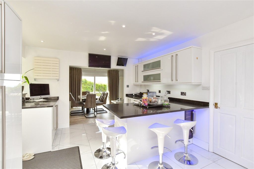 Property photo 1 of 14 Kitchen