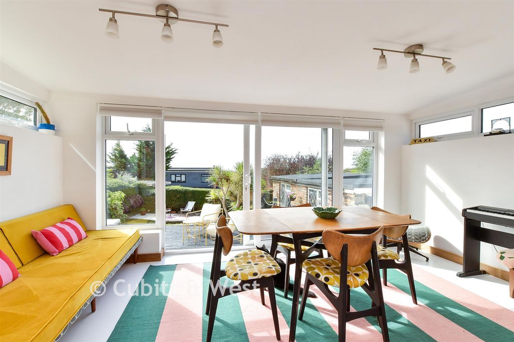Property photo 3 of 17 Sun Room