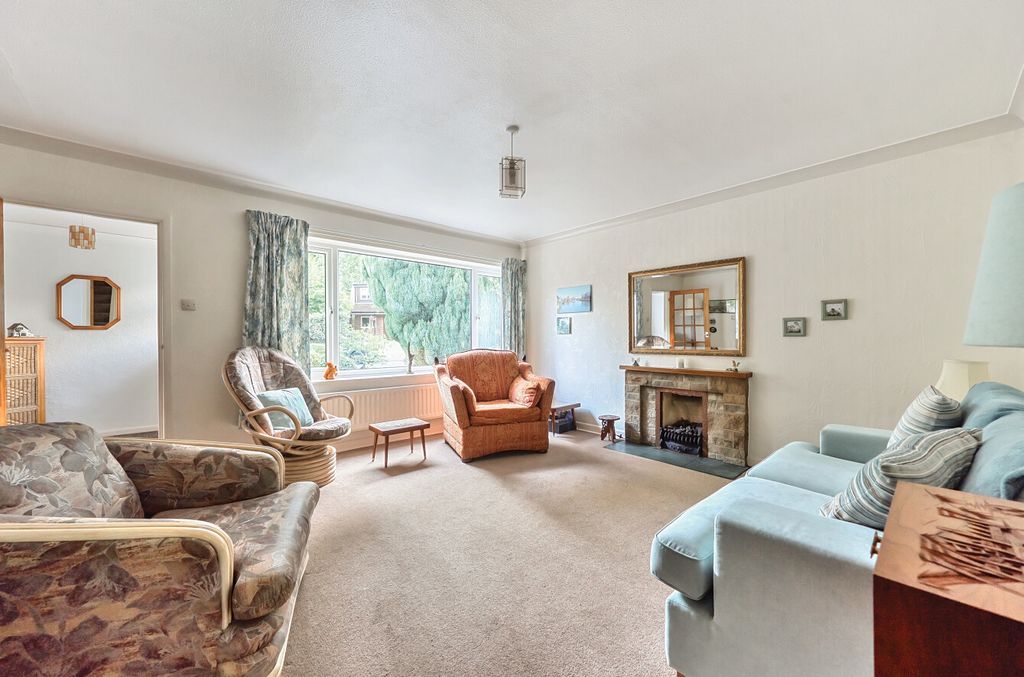 Property photo 2 of 21 1335238-9-68A774c...