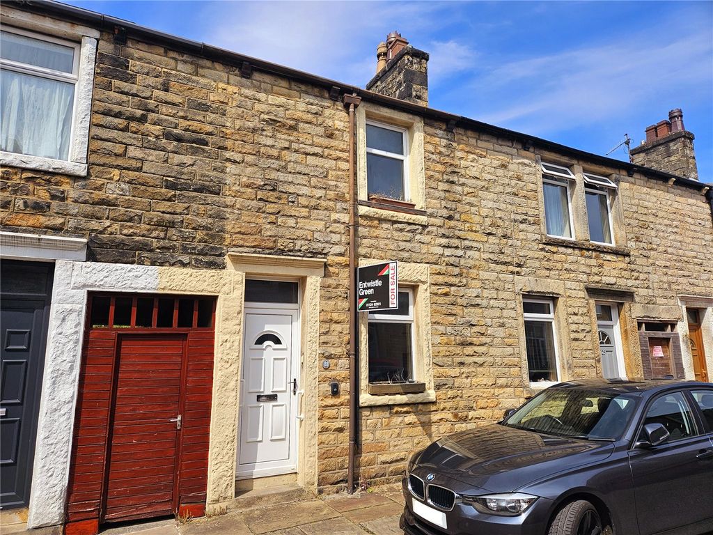 Property photo 1 of 11 External