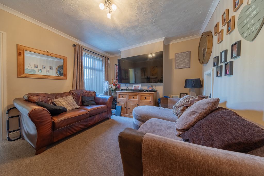 Property photo 2 of 26