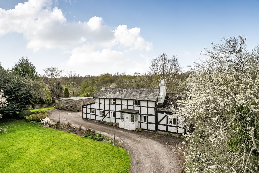 Property photo 2 of 20