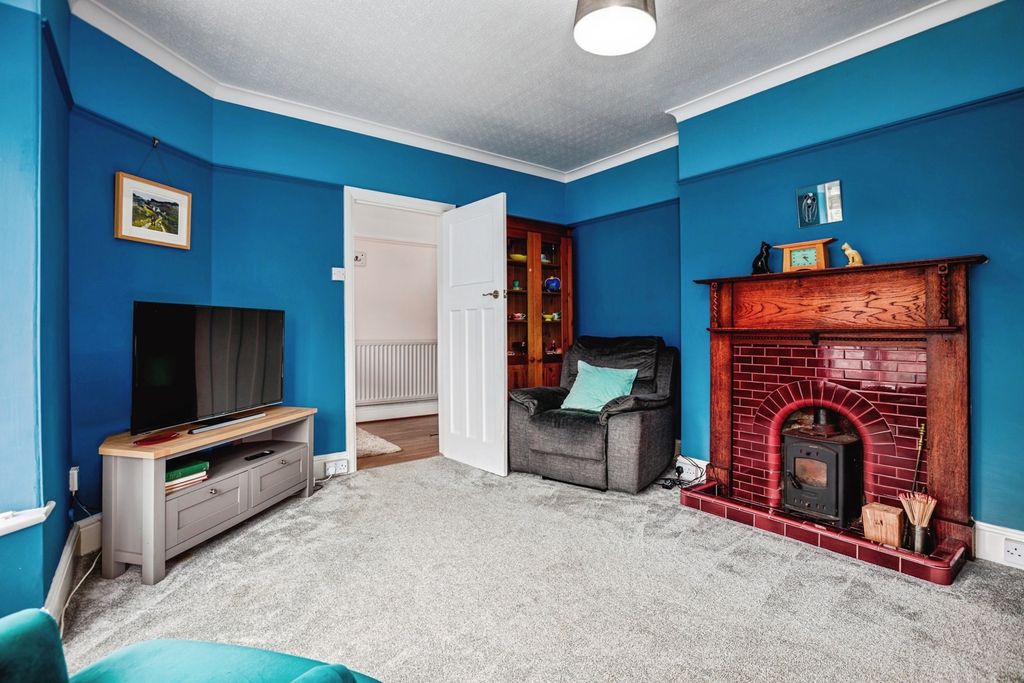 Property photo 3 of 17 Photo