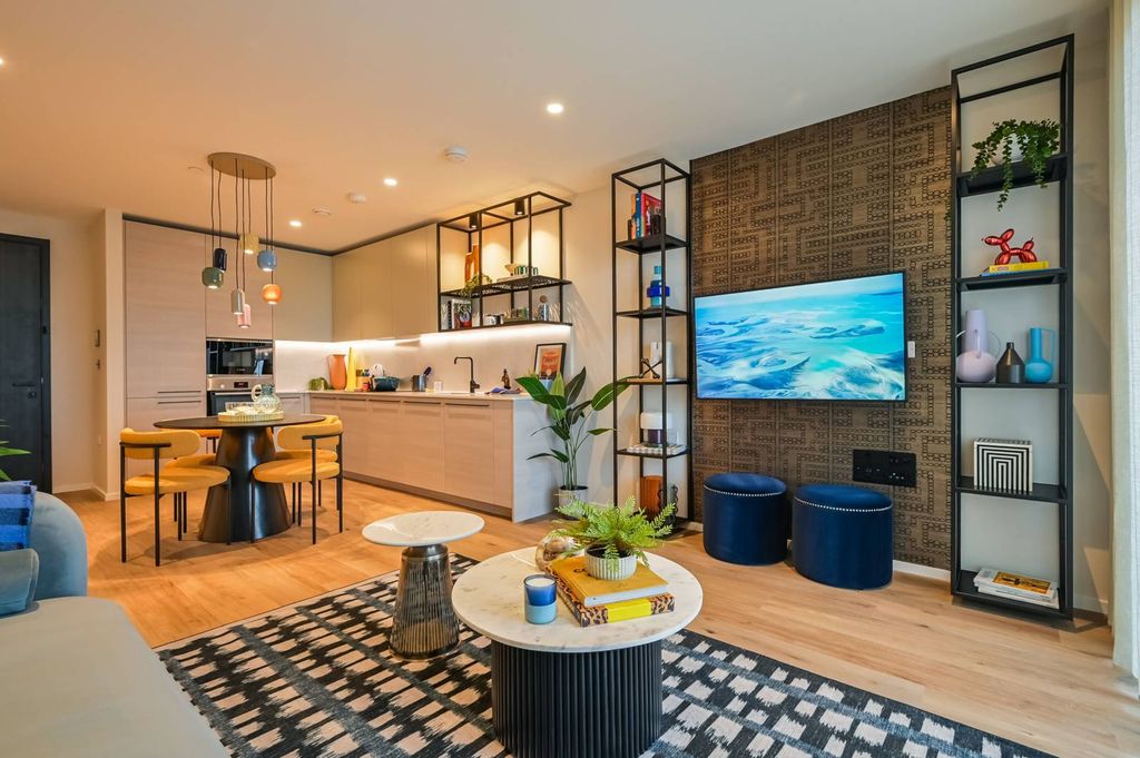 Property photo 2 of 14