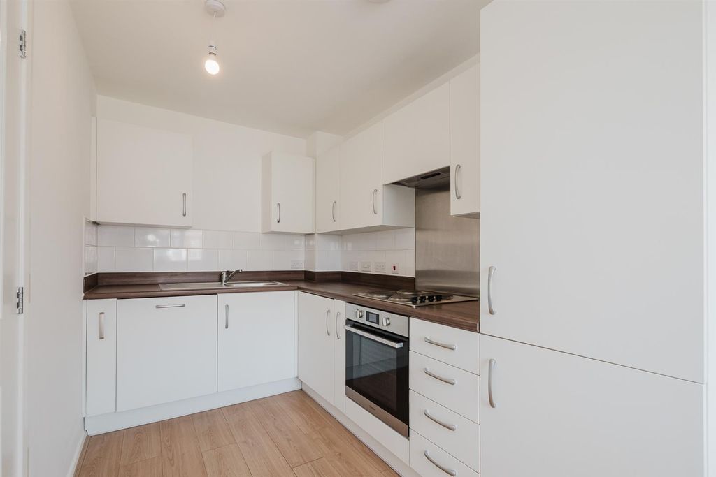 Additional image 4 of 2 bed semi-detached house to rentLakeside North, Scunthorpe DN16