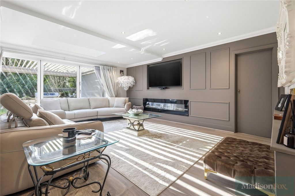 Property photo 3 of 43 Picture No. 13