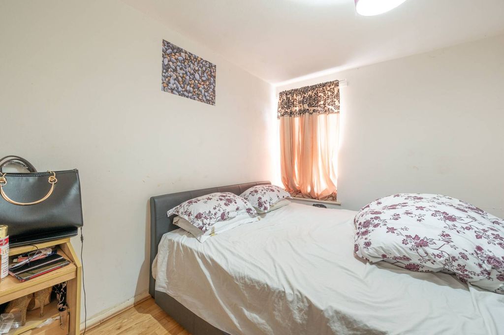 Property photo 3 of 4