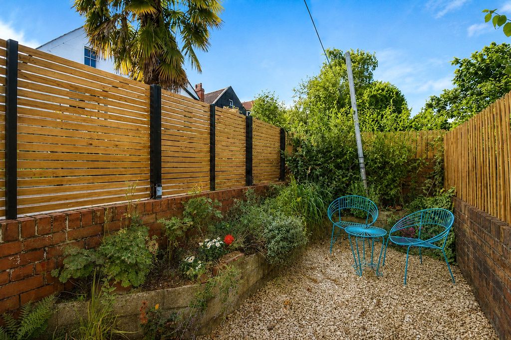 Property photo 2 of 9 Picture No. 12