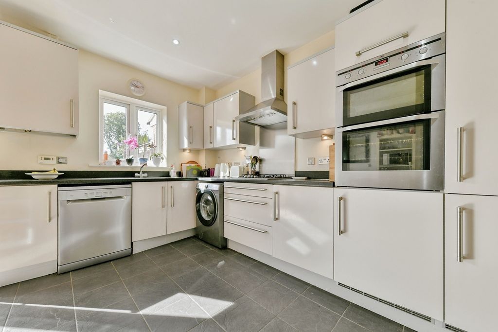 Property photo 3 of 25 Pbox-Img.Jpg