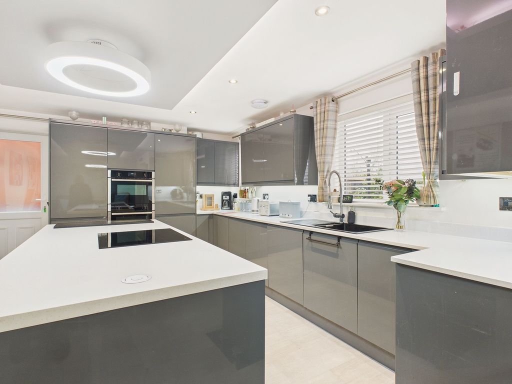 Property photo 2 of 14 Dining Kitchen