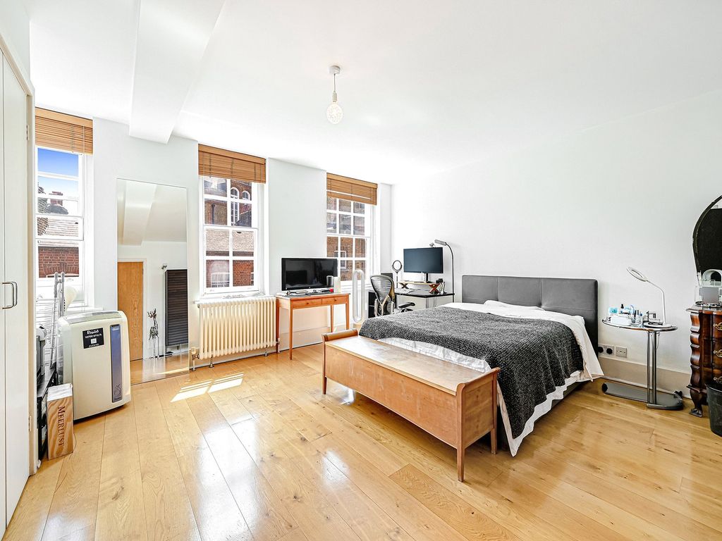 Property photo 3 of 22 Earlham Street