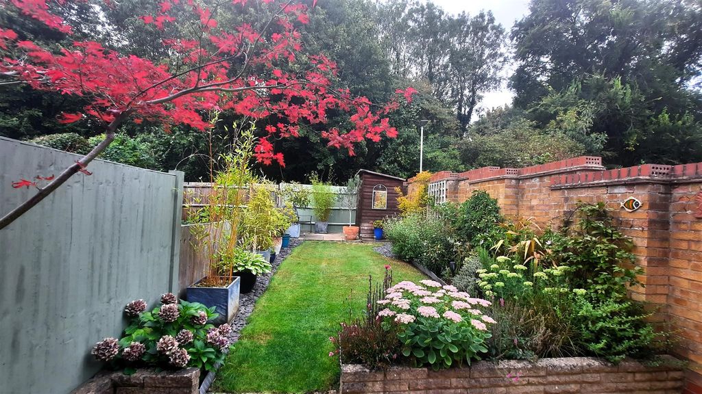 Property photo 2 of 19 Newgdn4.Jpg