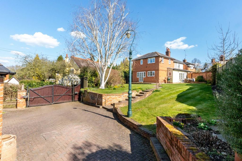 Property photo 1 of 31