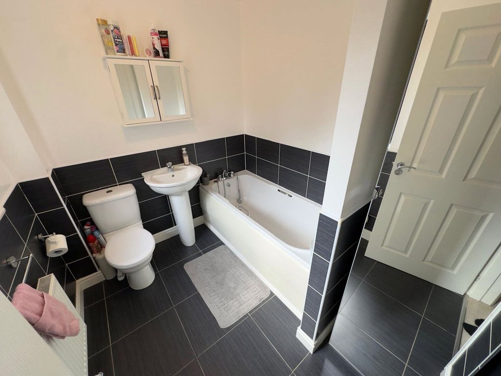 Additional image 12 of 5 bed detached house to rentGlendale, Lawley Village, Telford, Shropshire TF4