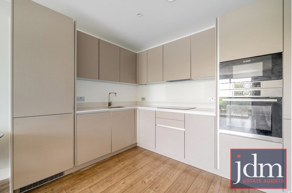 Property photo 3 of 12 Kitchen