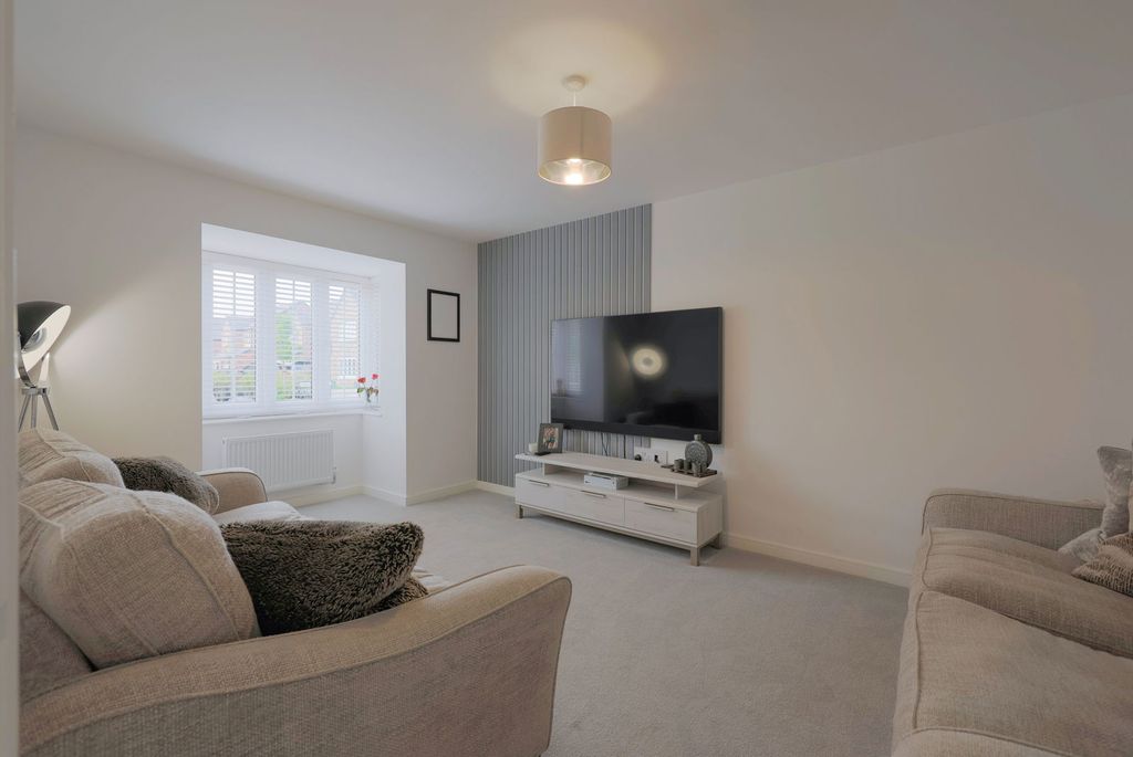 Property photo 2 of 20