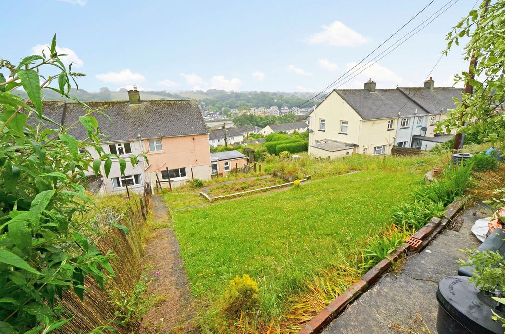 Property photo 2 of 19