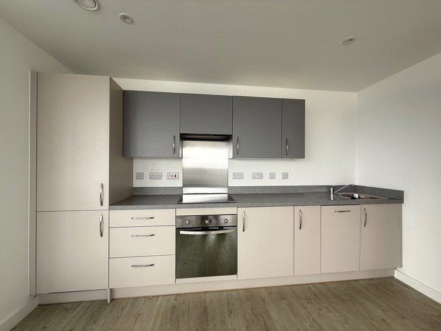 Property photo 2 of 8 Kitchen